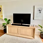 Stylish And Perfectly Located Bondi Beach Hideaway