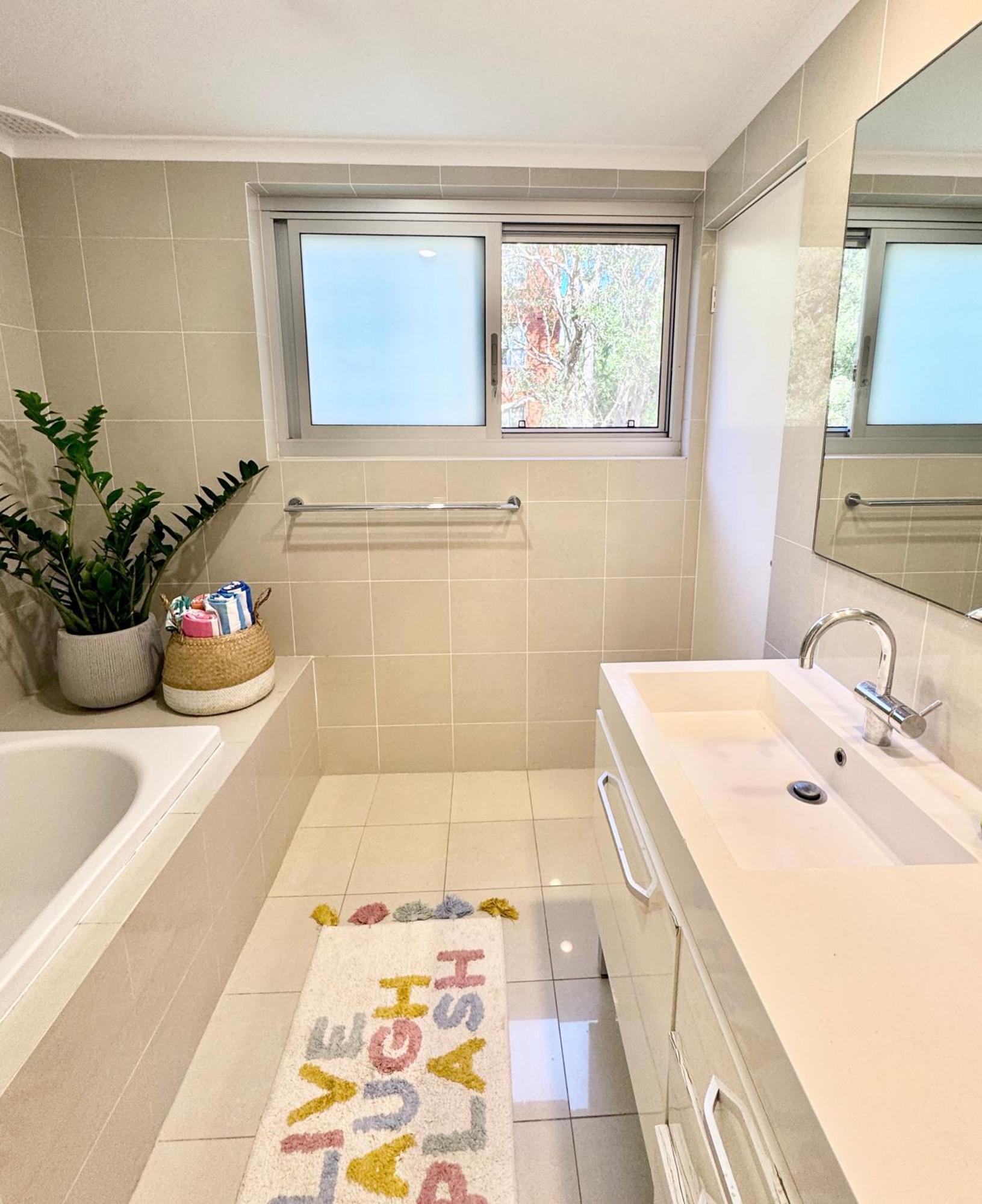 Stylish And Perfectly Located Bondi Hideaway * Sydney